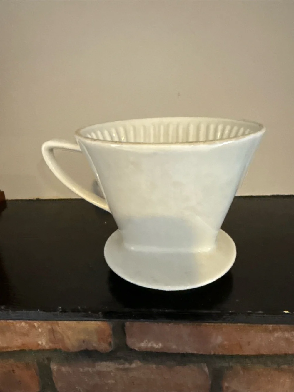 102 White Ceramic Coffee Dripper - White
